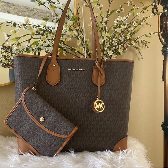 New Michael Kors Eva Large Logo Tote Bag - Picture 8 of 12